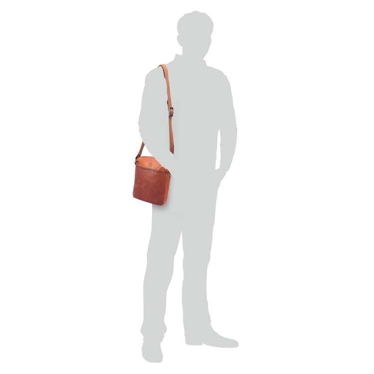 Kožená crossbody taška Poyem materiál kůže barva koňaková velikost malá 2200 Poyem KO Na postavě