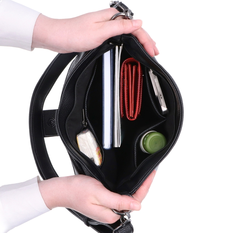 Syntetická crossbody kabelka s výraznou sponou Carmelo materiál syntetická kůže zapínání s klopou barva černá velikost střední 4363 C Vnitřek
