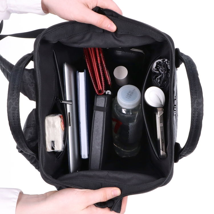 Praktický dámský batoh pro každý den Carmelo materiál nylon zapínání na zip barva červená velikost střední 6611 CV Vnitřek