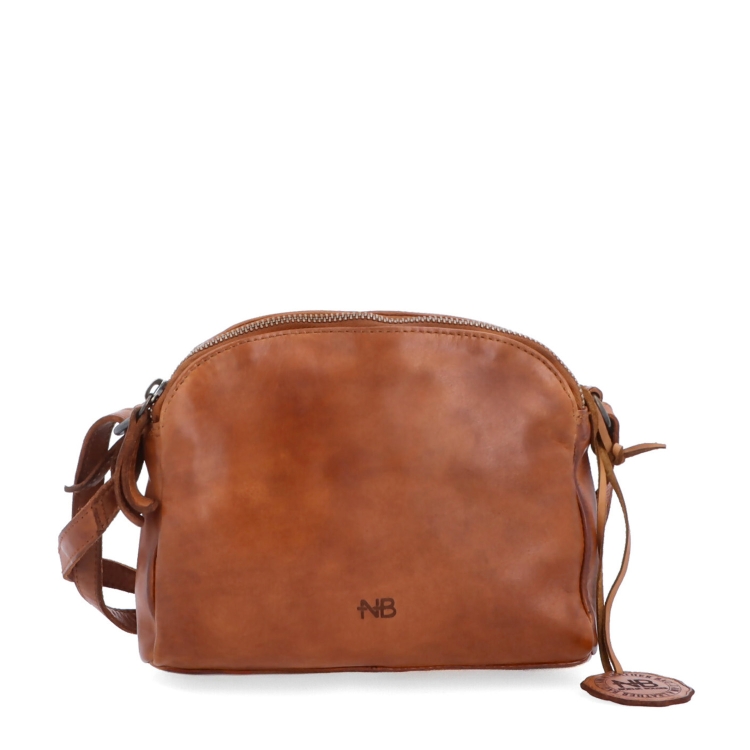 Kvalitní kožená crossbody kabelka Noelia Bolger materiál kůže zapínání na zip barva koňaková velikost malá NB 2408 KO Zepředu
