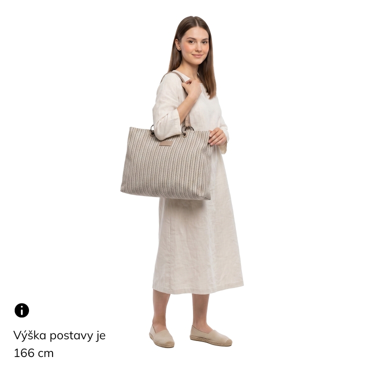 Prostorná shopper kabelka se strukturovaným povrchem Le Sands materiál syntetická kůže zapínání na zip barva oranžová velikost velká 4614 O Na postavě