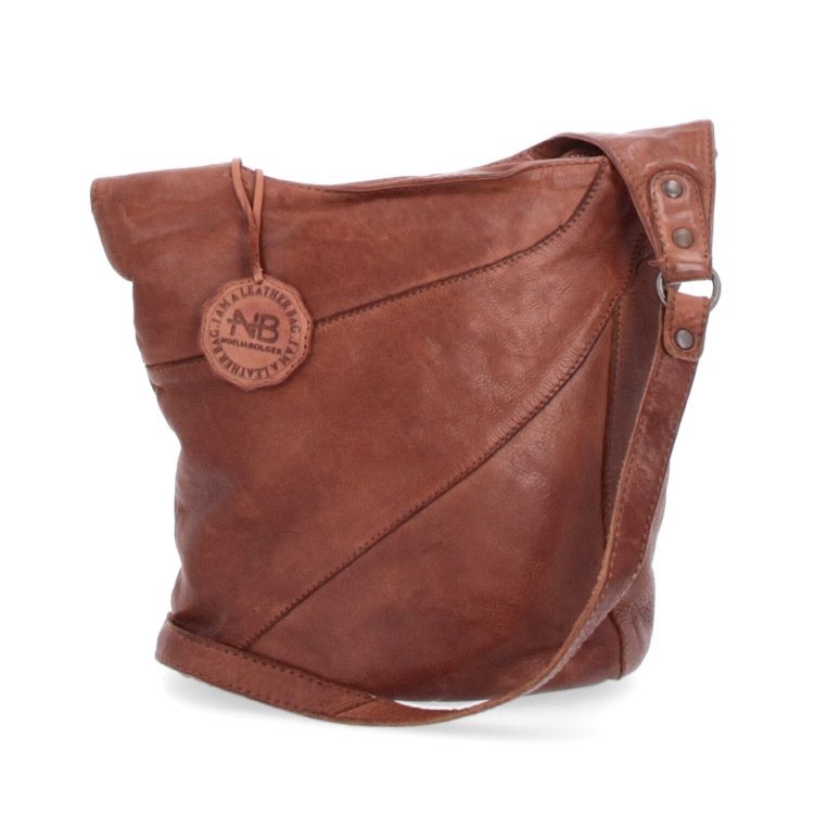 Elegantní kožená crossbody kabelka s kapsami Noelia Bolger materiál kůže zapínání na zip barva koňaková velikost malá NB 2101 KO Zepředu