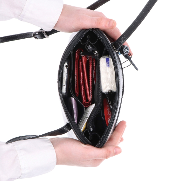 Kožená crossbody kabelka s promyšleným členěním Noelia Bolger materiál kůže zapínání na zip barva černá velikost malá NB 0115 C Vnitřek