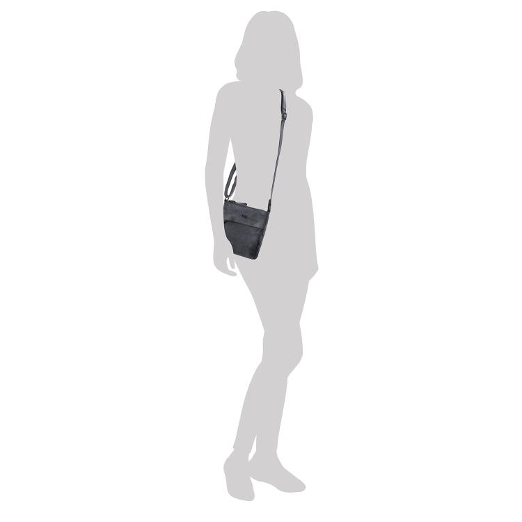 Malá kožená crossbody se zapínáním na zip Noelia Bolger materiál kůže zapínání na zip barva černá velikost malá NB 2090 C Na postavě