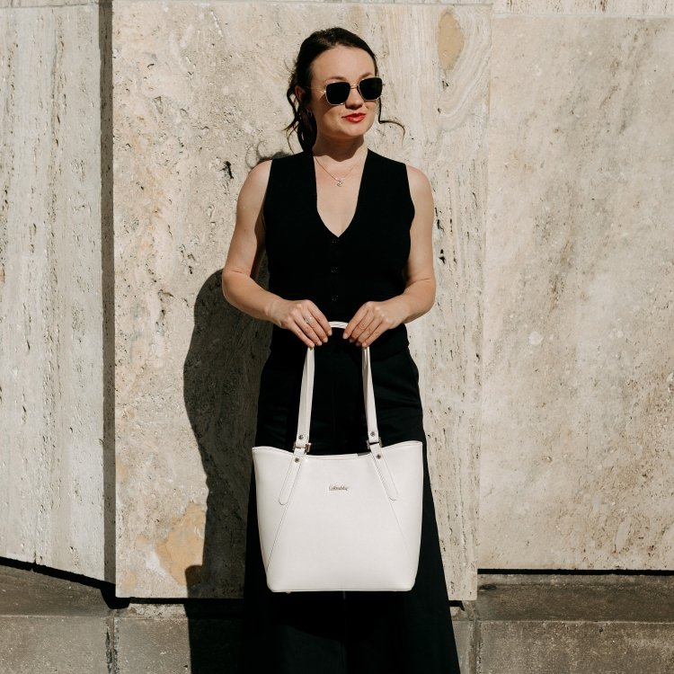Prostorná shopper kabelka přes rameno LeSands materiál syntetická kůže zapínání na zip barva béžová velikost velká 7703 BE Lifestyle
