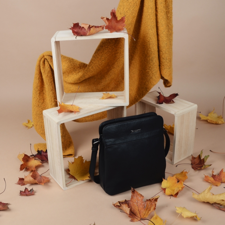 Crossbody kabelka Tangerin materiál syntetická kůže zapínání na zip barva černá velikost malá 8021 C Lifestyle