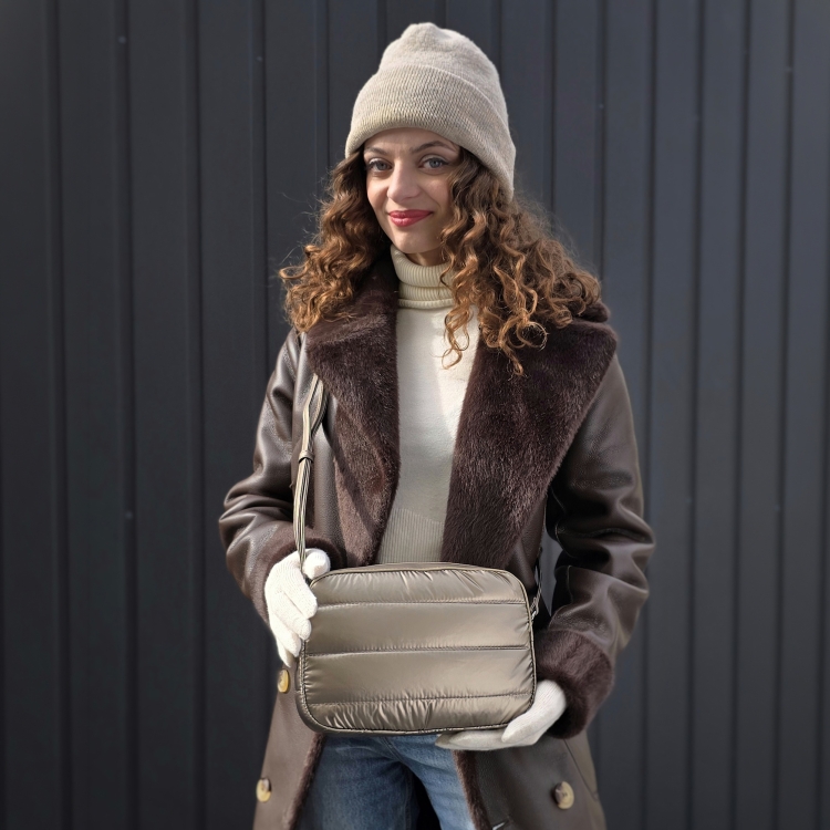 Stylová dámská kabelka s prošíváním Carmelo materiál nylon zapínání na zip barva metalická velikost malá 4386 BR Lifestyle