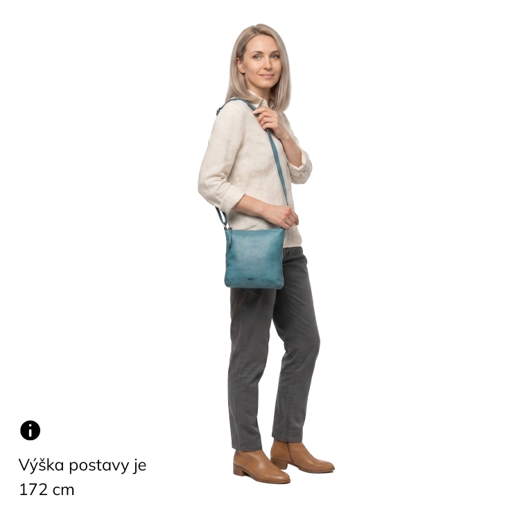 Elegantní kožená crossbody kabelka Noelia Bolger materiál kůže zapínání na zip barva tyrkysová velikost malá NB 2415 TYR Na postavě