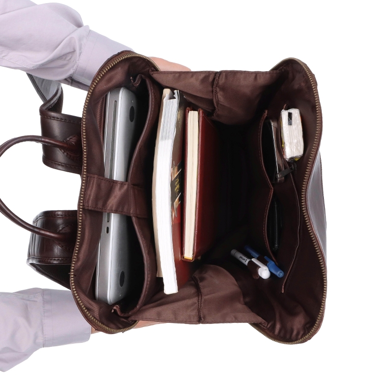 Kožený batoh s přihrádkou na notebook Poyem materiál kůže zapínání na zip barva hnědá velikost velká 2226 Poyem H Vnitřek