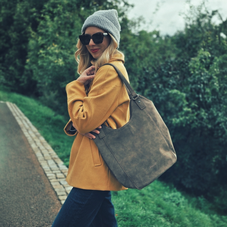 Prostorná elegantní kabelka přes rameno Tangerin materiál syntetická kůže zapínání na zip barva hnědá velikost velká 1106 H Lifestyle