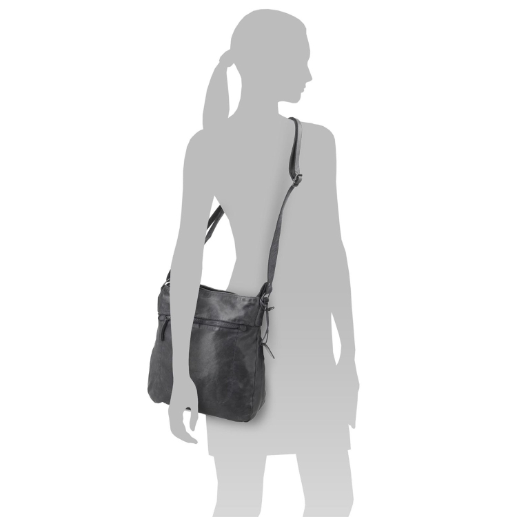 Vintage kožená crossbody kabelka Noelia Bolger materiál kůže zapínání na zip barva černá velikost střední NB 2004 C Na postavě