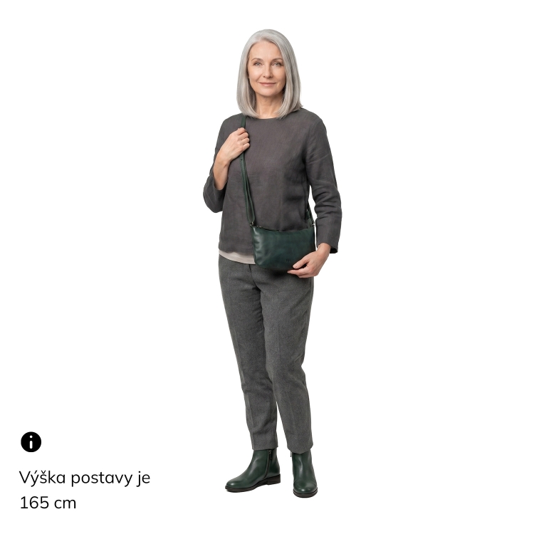 Malá elegantní kožená crossbody kabelka Noelia Bolger materiál kůže zapínání na zip barva zelená velikost malá NB 2420 ZE Na postavě