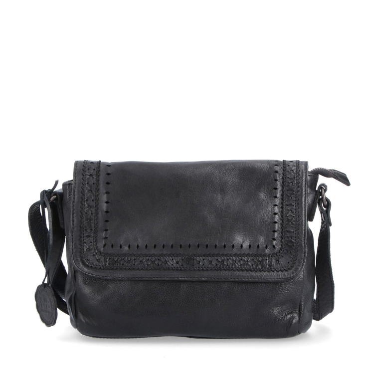 Designová kožená crossbody kabelka s klopou Noelia Bolger materiál kůže zapínání na zip barva černá velikost malá NB 2026 C Zepředu