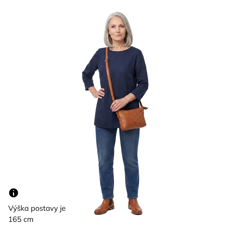 Kožená crossbody s čistými liniemi Noelia Bolger materiál kůže zapínání na zip barva koňaková velikost malá NB 2414 KO Na postavě
