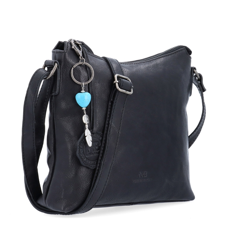 Kožená crossbody kabelka s hravým přívěskem Noelia Bolger materiál kůže zapínání na zip barva černá velikost malá NB 3100 C