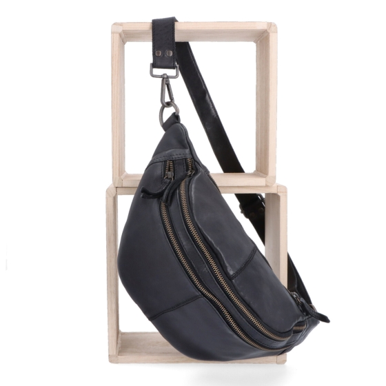 Moderní kožená crossbody ledvinka se dvěma zipy Noelia Bolger materiál kůže zapínání na zip barva černá velikost střední NB 2035 C