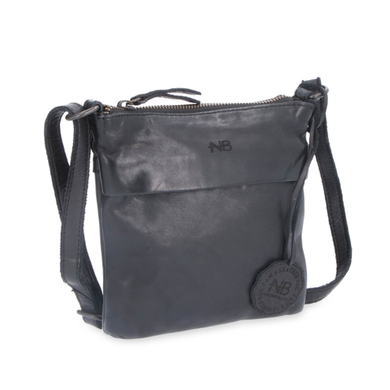 Malá kožená crossbody se zapínáním na zip Noelia Bolger materiál kůže zapínání na zip barva černá velikost malá NB 2090 C