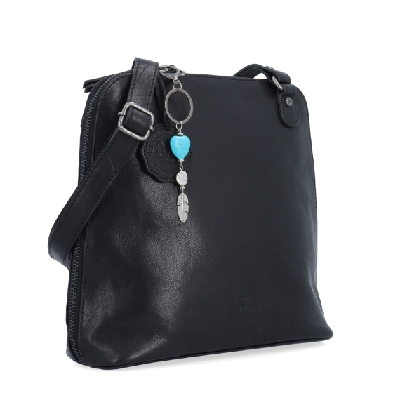 Elegantní kožená crossbody kabelka s přívěskem Noelia Bolger materiál kůže zapínání na zip barva černá velikost malá NB 3107 C