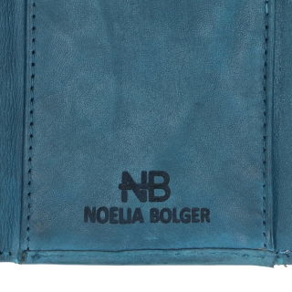 Minimalistická kožená peněženka s prošíváním Noelia Bolger materiál kůže zapínání na cvoček barva tyrkysová velikost malá 5129 NB TYR Logo