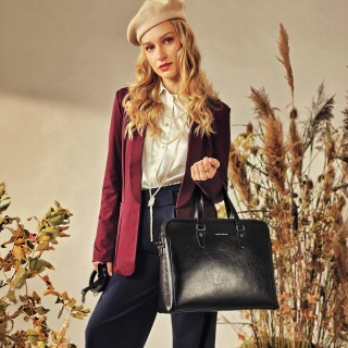 Praktická pracovní business kabelka Noelia Bolger materiál kůže zapínání na zip barva černá velikost velká NB 0111 C Lifestyle