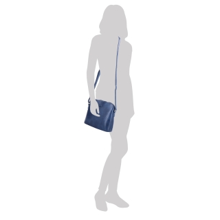 Malá minimalistická crossbody kabelka Le Sands materiál syntetická kůže zapínání na zip barva černá velikost malá 7712 C Na postavě
