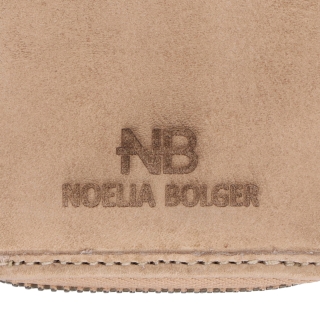 Kožená peněženka s praktickou zipovou kapsou Noelia Bolger materiál kůže zapínání na cvoček barva béžová velikost malá 5132 NB BE Logo
