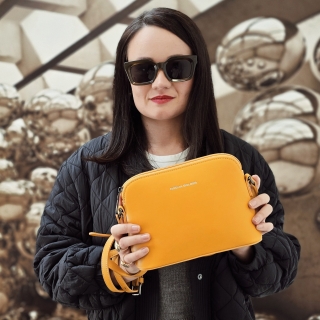 Kožená kabelka crossbody Noelia Bolger Noelia Bolger materiál kůže zapínání na zip barva žlutá velikost malá NB 0096 ZLU Lifestyle