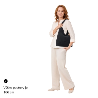 Stylová a prostorná kabelka přes rameno Carmelo materiál syntetická kůže zapínání na zip barva hnědá velikost střední 4663 TH Na postavě