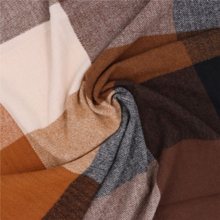 Příjemná šála s kostkovaným vzorem Noelia Bolger materiál Polyester s příměsí vlny barva hnědá KZ001 - 03