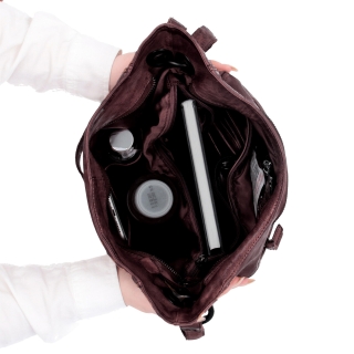 Kožená crossbody kabelka s designovým prošitím Noelia Bolger materiál kůže zapínání na zip barva vínová velikost střední NB 2089 BO Vnitřek