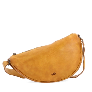 Asymetrická kožená moonbag kabelka Noelia Bolger materiál kůže zapínání na zip barva žlutá velikost malá NB 2413 ZLU Zepředu