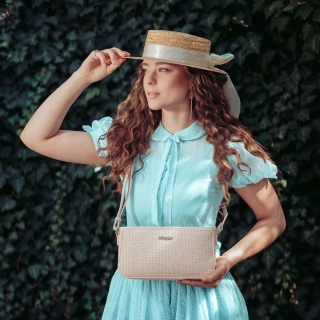 Malá crossbody kabelka ve straw stylu Le Sands materiál syntetická kůže zapínání na zip barva béžová velikost malá 4616 K Lifestyle