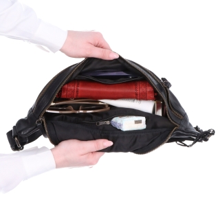 Moderní kožená crossbody ledvinka se dvěma zipy Noelia Bolger materiál kůže zapínání na zip barva černá velikost střední NB 2035 C Vnitřek