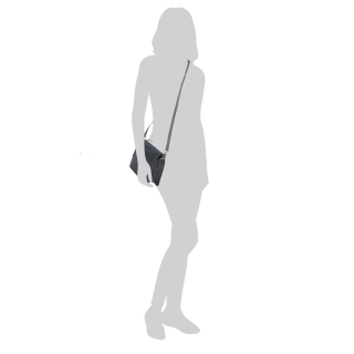 Elegantní crossbody kabelka Noelia Bolger materiál kůže zapínání na zip barva černá velikost malá NB 0042 C Na postavě