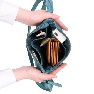 Malá kožená crossbody s prošitím Noelia Bolger materiál kůže zapínání na zip barva tyrkysová velikost malá NB 2086 TYR Vnitřek