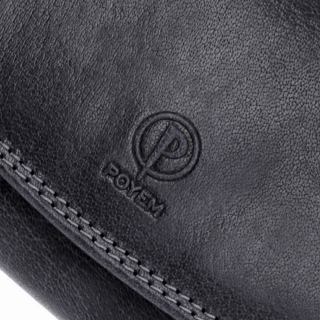 Dvouzipová kožená peněženka Poyem materiál kůže zapínání na cvoček barva černá velikost velká 5215 Poyem C Logo