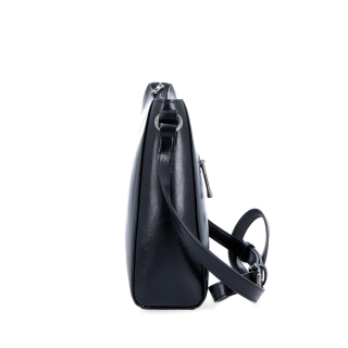 Nadčasová crossbody kabelka z pravé kůže Noelia Bolger materiál kůže zapínání na zip barva černá velikost malá NB 0079 C Z boku