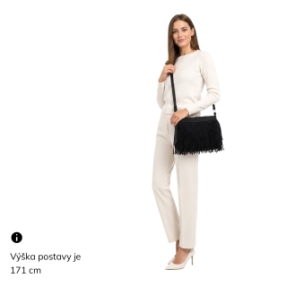Stylová crossbody kabelka s třásněmi Carmelo materiál syntetická kůže zapínání na zip barva hnědá velikost střední 4674 TH Na postavě