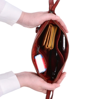 Kožená crossbody s čistými liniemi Noelia Bolger materiál kůže zapínání na zip barva červená velikost malá NB 2414 CV Vnitřek