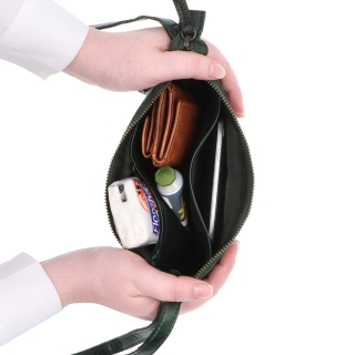 Malá elegantní kožená crossbody kabelka Noelia Bolger materiál kůže zapínání na zip barva zelená velikost malá NB 2420 ZE Vnitřek