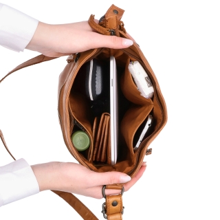 Kožená vintage crossbody s kapsami Noelia Bolger materiál kůže zapínání na zip barva koňaková velikost střední NB 2006 KO Vnitřek