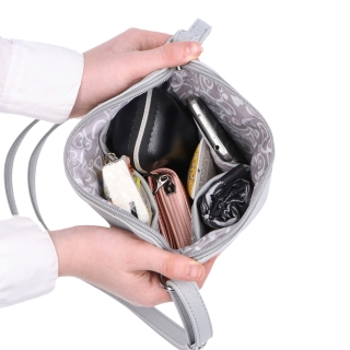 Menší crossbody kabelka z hebkého materiálu Tangerin materiál syntetická kůže zapínání na zip barva béžová velikost malá 7017 SAN Vnitřek