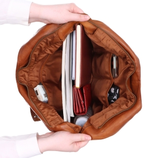 Velká kožená kabelka s uchy a crossbody popruhem Noelia Bolger materiál kůže zapínání na zip barva koňaková velikost velká NB 2429 KO Vnitřek