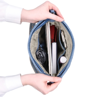 Prostorná crossbody kabelka s odnímatelným popruhem Indee materiál syntetická kůže zapínání na zip barva modrá velikost střední 6336 M Vnitřek