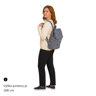 Elegantní městský batoh ze syntetiky Tangerin materiál syntetická kůže zapínání na zip barva zelená velikost střední 1100 TZE Na postavě