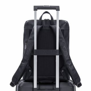 Batoh na notebook s městským vzhledem Le Sands materiál syntetická kůže zapínání na zip barva černá velikost velká 7735 C Detail
