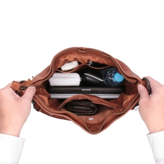 Měkká kožená hobo kabelka přes rameno Noelia Bolger materiál kůže zapínání na zip barva koňaková velikost střední NB 2043 KO Vnitřek