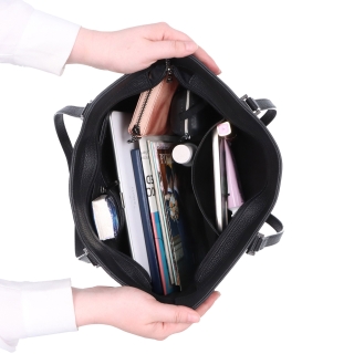 Kožená kabelka přes rameno Noelia Bolger materiál kůže zapínání na zip barva černá velikost velká NB 3010 C Vnitřek