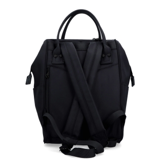 Velký praktický batoh značky Carmelo Carmelo materiál nylon zapínání na zip barva černá velikost velká 4319 C Zezadu