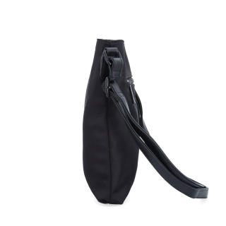 Stylová dámská crossbody kabelka z nylonu Carmelo materiál nylon zapínání na zip barva černá velikost malá 6606 C Z boku